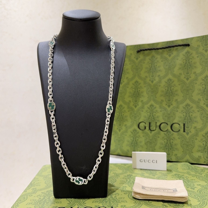 G*u*i necklaces